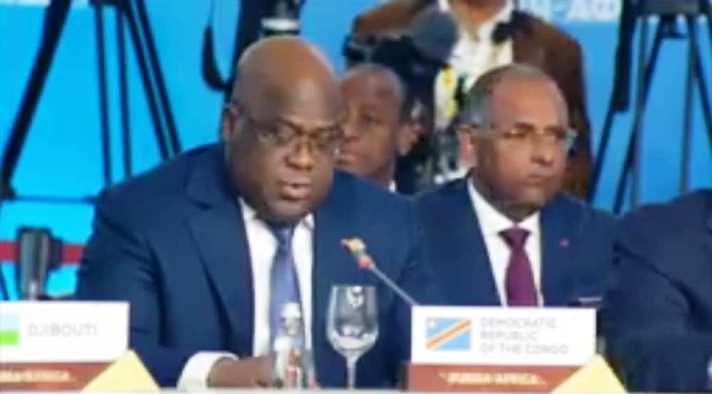 RDC-Russie: Du haut du sommet de Sotchi, Tshisekedi s’attaque aux médias dominants