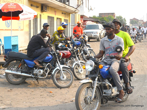 Kasaï oriental : Les conducteurs motos de la cité de Tshilenge dans les rues ce jeudi