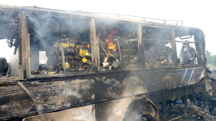 RDC: un bus incendié suite à la mort d’un motocycliste