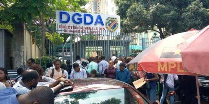 Certains partis politiques recommandent leurs membres à la  DGDA