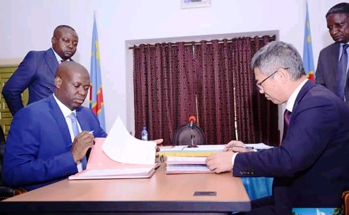 RDC- Haut-Katanga : Signature du protocole d’accord  pour la réhabilitation de la RN5