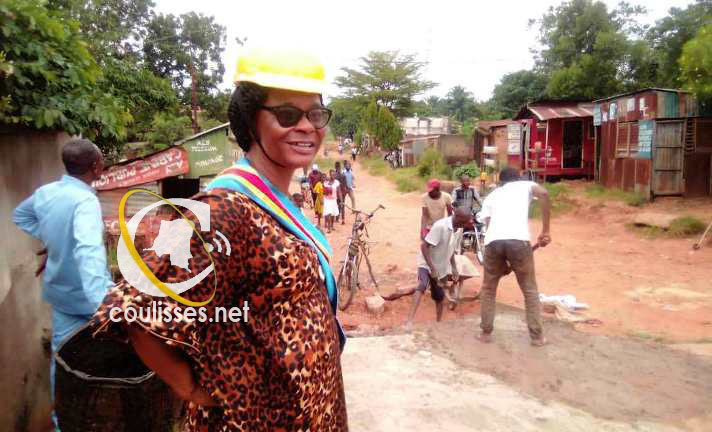 Kasaï oriental : La bourgmestre de Dibindi lance les travaux d’érection d’une rampe en diagonale de ISP