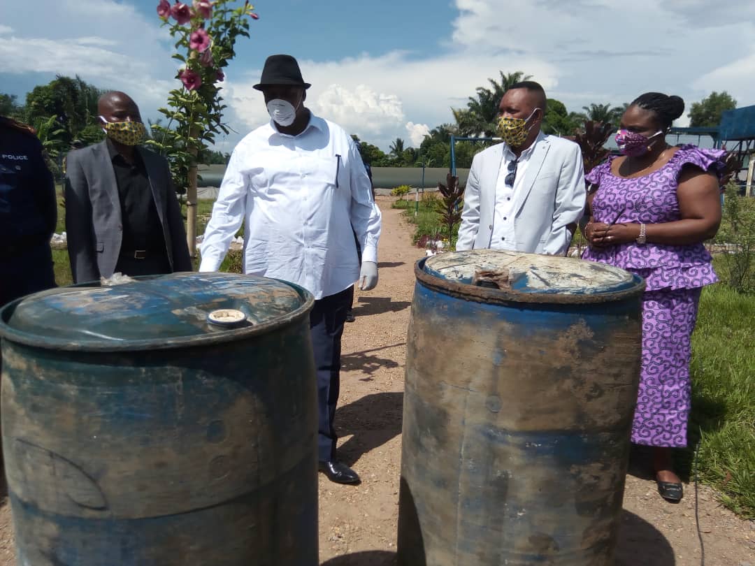 Kasaï oriental : Le gouverneur Jean Maweja au chevet de l’ONG IPAMEC avec une dotation de gasoil