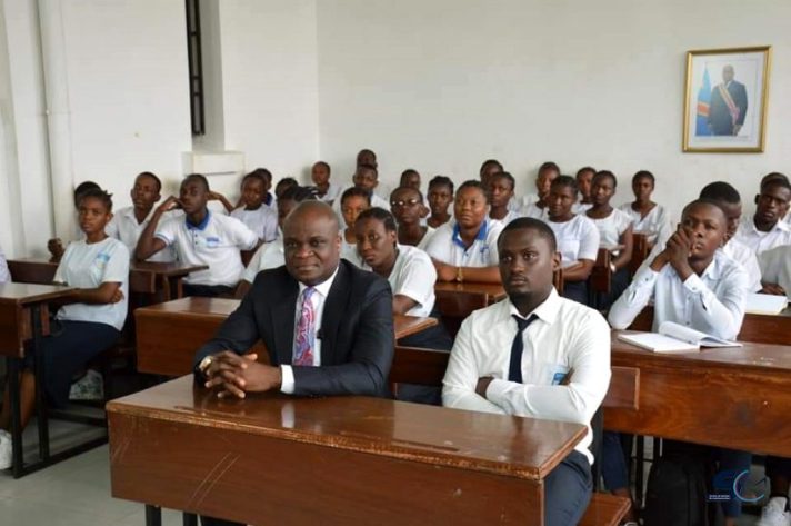 RDC : Le ministre de l’EPST prépare la reprise des cours sécurisée