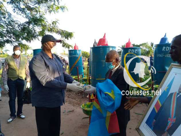 Kasaï oriental-Covid19: Jean Maweja entame la tournée de distribution des lave-mains dans les territoires
