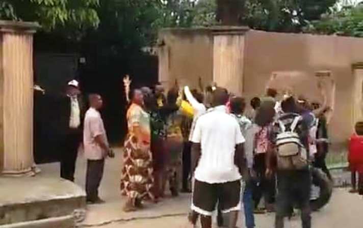 RDC : Un groupe de combattants assiègent la résidence du ministre de l’agriculture
