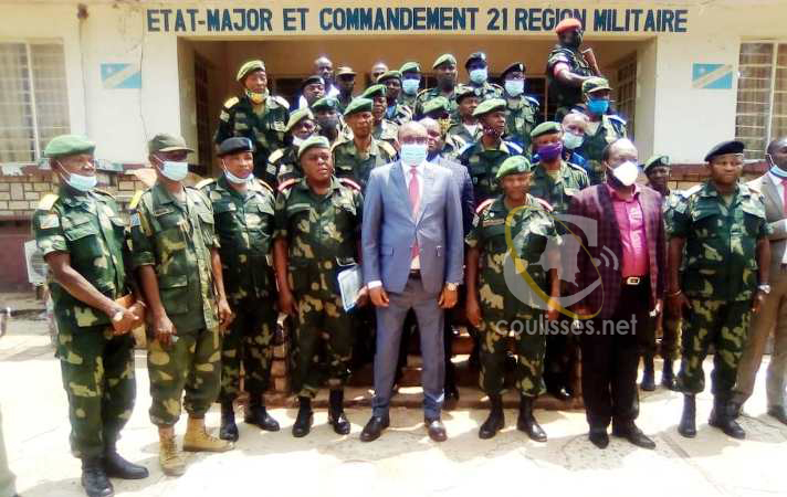 Kasaï oriental : Le ministre Sylvain Mutombo en visite à la 21 ème région militaire