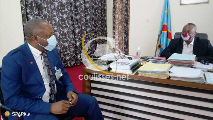 Kasaï oriental : J.Maweja échange avec le sénateur Hyppolite Mutombo  en vacances parlementaires