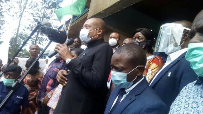RDC-Ituri : Steve Mbikayi promet une assistance régulière en vivres et médicaments