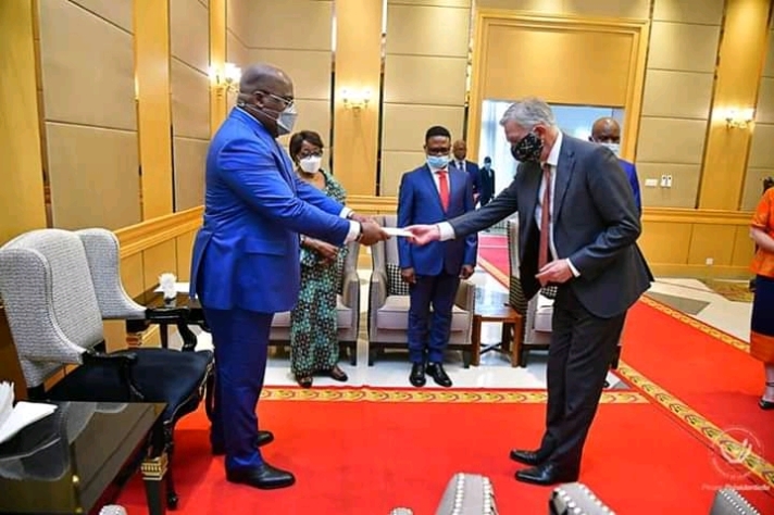 RDC : Tshisekedi reçoit les lettres de créance de quatre nouveaux ambassadeurs et la représentante spéciale de l’U.A