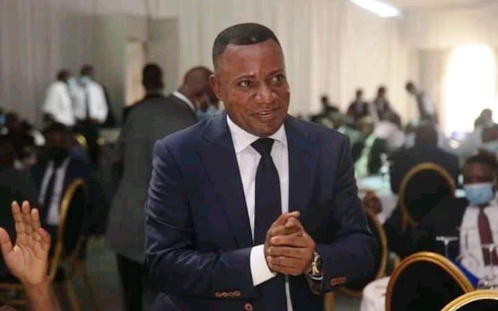 RDC : Ngoyi Kasanji tourne le dos à Kabila et promet la tombe au FCC