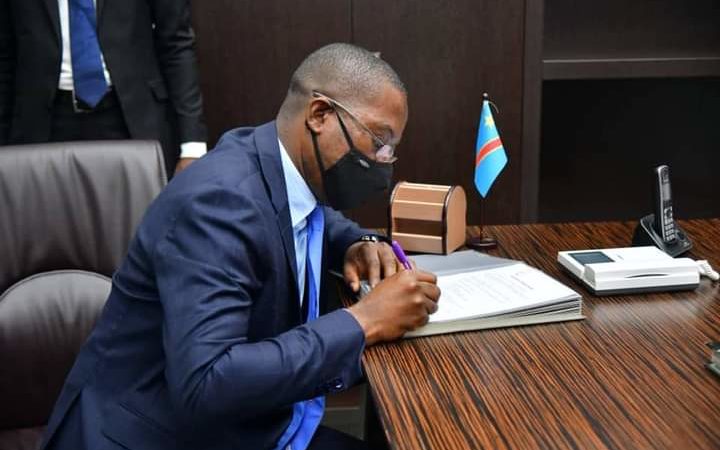 RDC: La présidence de la République suspend les recrutements, promotions et paiements des dépenses publiques