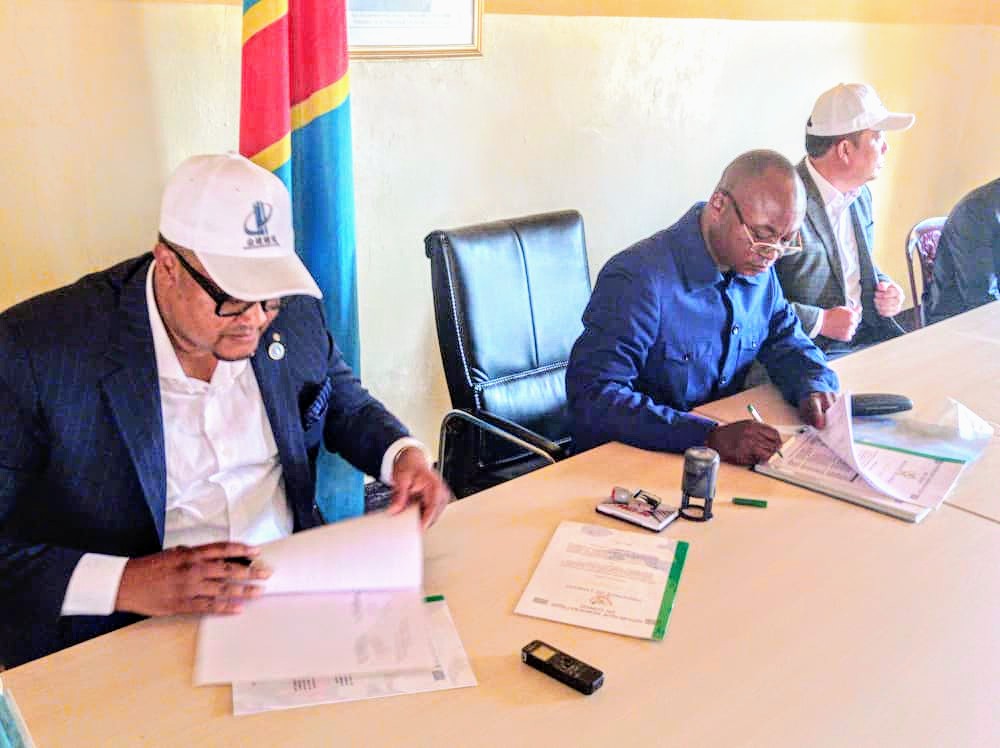 RDC-Lomami : La Société « Jin Jian Construction Sarl » signe un contrat avec le gouverneur Lubamba pour la construction des infrastructures de base