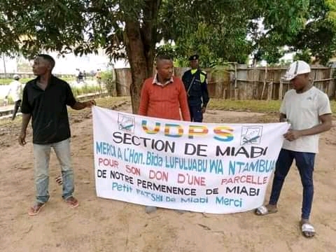 Kasaï oriental : Le député Bida Lufuluabu dote l&rsquo;UDPS/Miabi d&rsquo;une parcelle