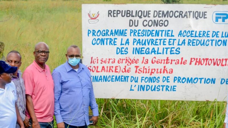 Kasaï oriental : J. Maweja et la délégation présidentielle visitent le site de l&rsquo;érection de la centrale photovoltaïque de Cipuka