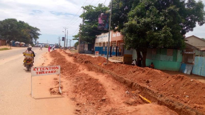 Kasaï oriental : les travaux préliminaires de TSHILEJELU ont démarré sur boulevard Laurent Désiré Kabila