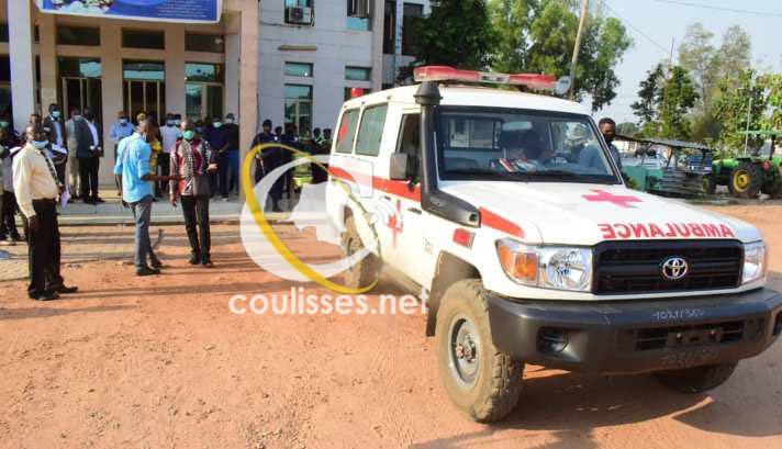 Kasaï oriental : Remise d’une ambulance don du PNUD à l’hôpital de Bonzola