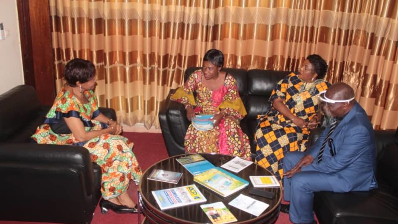 Kasaï oriental : il n&rsquo;y a pas d&rsquo;écoles fictives à Mbujimayi, dit l&rsquo;envoyée du SECOPE à Jeannette Longa