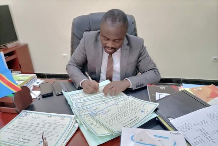 RDC: Le ministère de l’ESU annonce l’opération de signature de près d’un million de diplômes