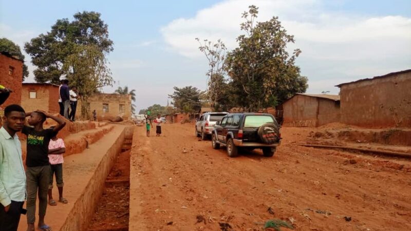 Kasaï oriental : Le passage des véhicules a repris sur l’avenue Dilunga après plusieurs années d’impraticabilité