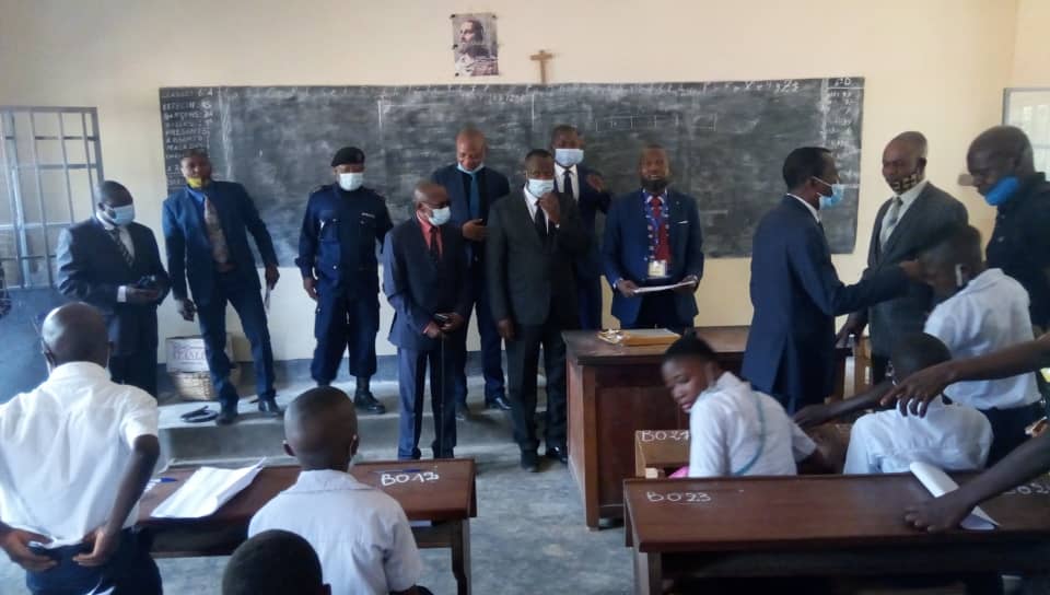 RDC-Lomami/EPST : Plus de 70 milles finalistes inscrits, le Gouverneur ai Édouard Mulumba a lancé l’épreuve