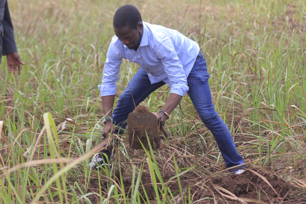 Kasaï Oriental : Le conseil provincial de la jeunesse lance les travaux champêtres sur son site à Kalenda Kashila