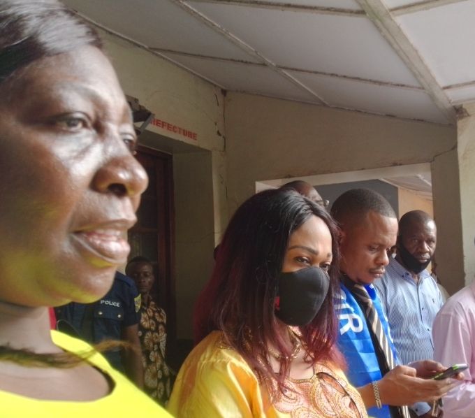 Kasaï oriental : la PCA de la « Fondation Mpanda Wetu » assiste l&rsquo;ISTM Mbujimayi avec un échographe