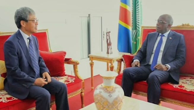 RDC-Affaires étrangères : l’ambassadeur du Japon et Christophe Lutundula échangent sur la préparation de la 8ème conférence de Tokyo