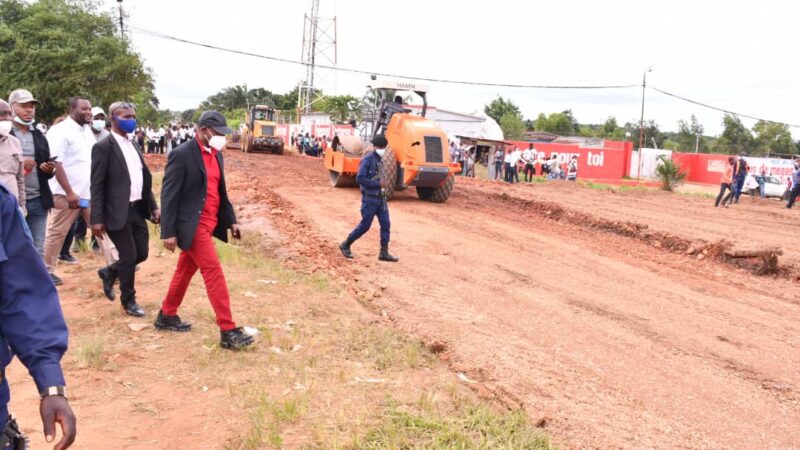 Kasaï oriental : le Ministre Alexis Gisaro inspecte la place Bonzola où Félix Tshisekedi va tenir le meeting