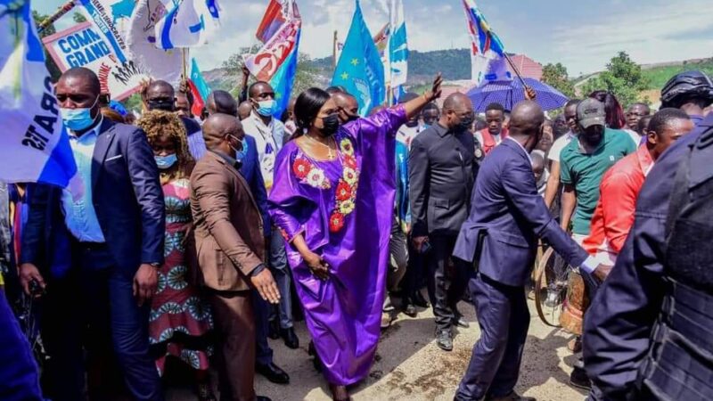 Lualaba: accueillie en triomphe, Fifi Masuka inaugure l’abattoir public de Fungurume