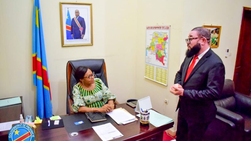 Kasaï oriental : le candidat gouverneur Charles Tshitenda reçu par la gouverneure a.i Jeannette Longa
