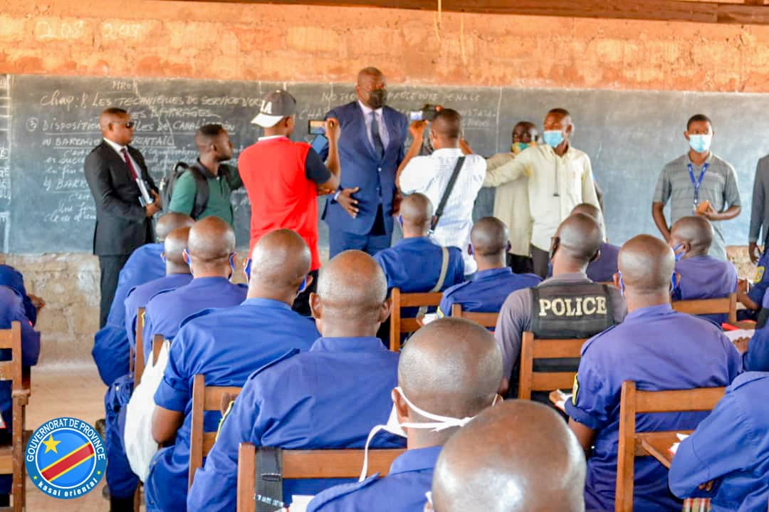 Kasaï oriental : en visite d’inspection, Dieudonné Pieme réconforte les policiers du Kasaï en formation à l’école de Tshipuka