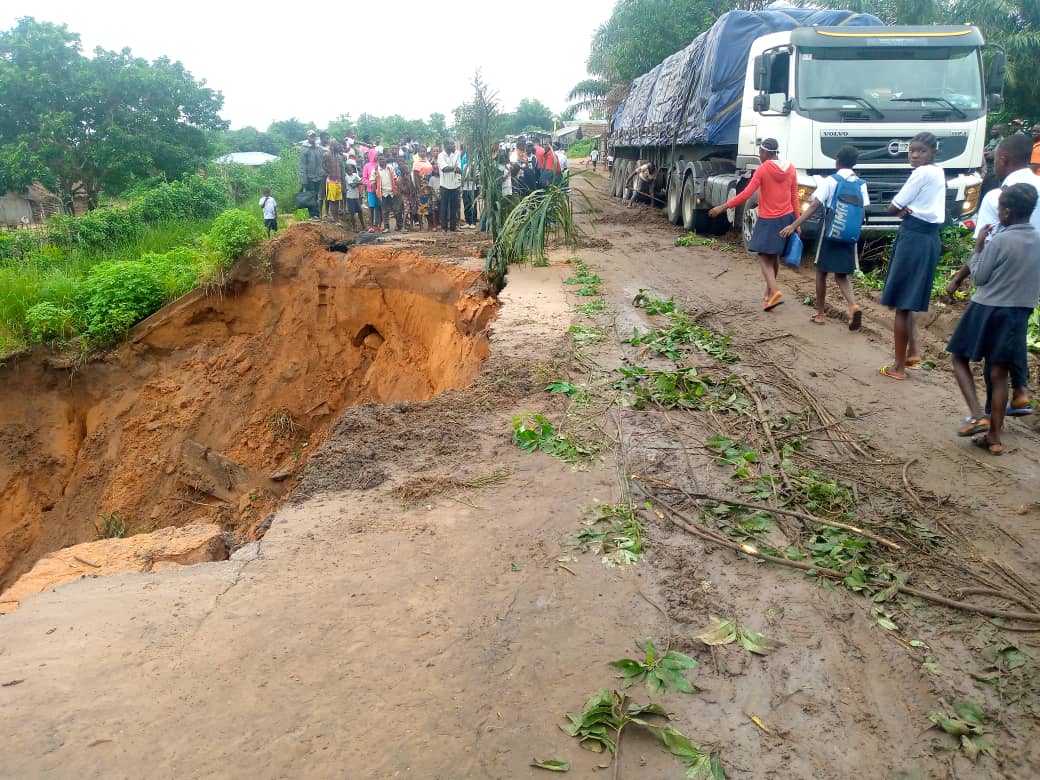 RDC: la RN1, reliant Kikwit, Kinshasa et Tshikapa, est coupée en deux en territoire de Masimanimba