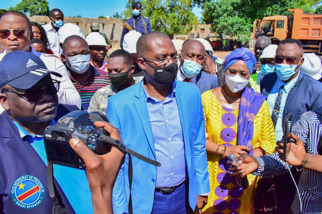 Kasaï oriental : une délégation mixte Présidence-FPI visite les travaux de construction des hôpitaux et écoles à Mbujimayi