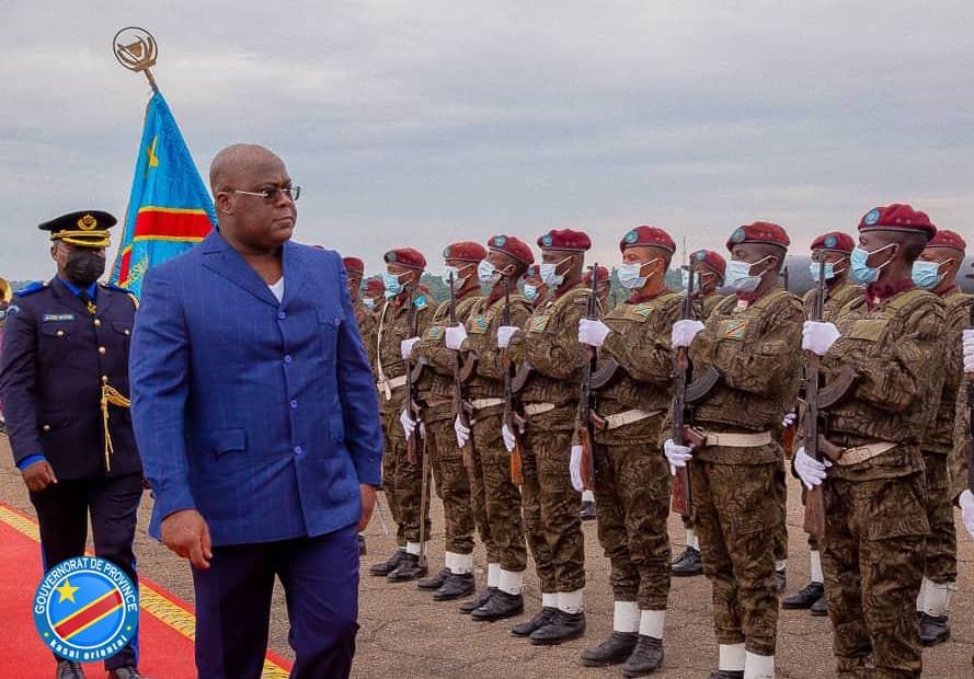 Kasaï oriental : le Chef de l’État Félix Tshisekedi reçoit les honneurs militaires
