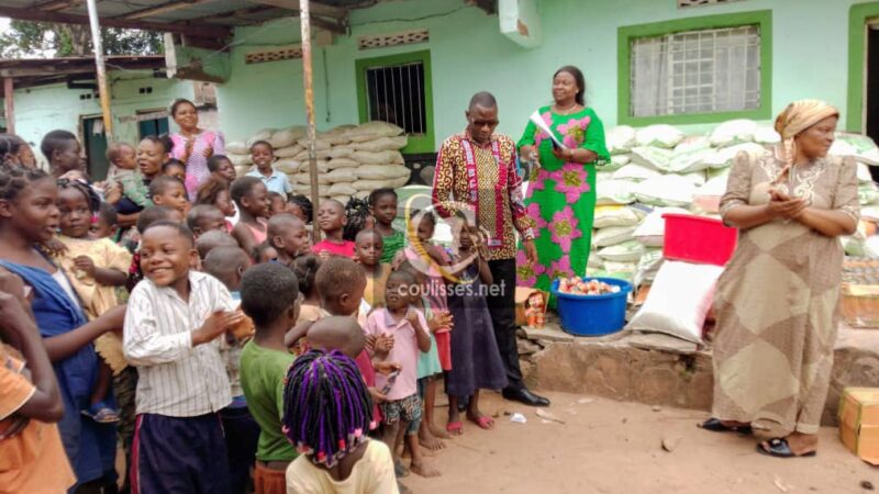 Kasaï oriental : des vivres, don du Chef de l’État remis aux orphelins de Mbujimayi pour passer les festivités de fin d’année