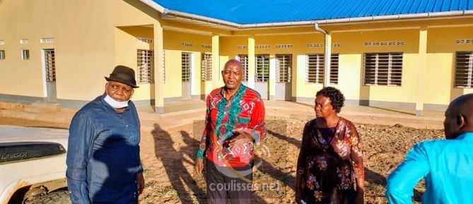 Kasaï oriental : Louis Adula salue la construction de la province du nouveau bâtiment administratif et du captage d’eau à Kabeya Kamwanga