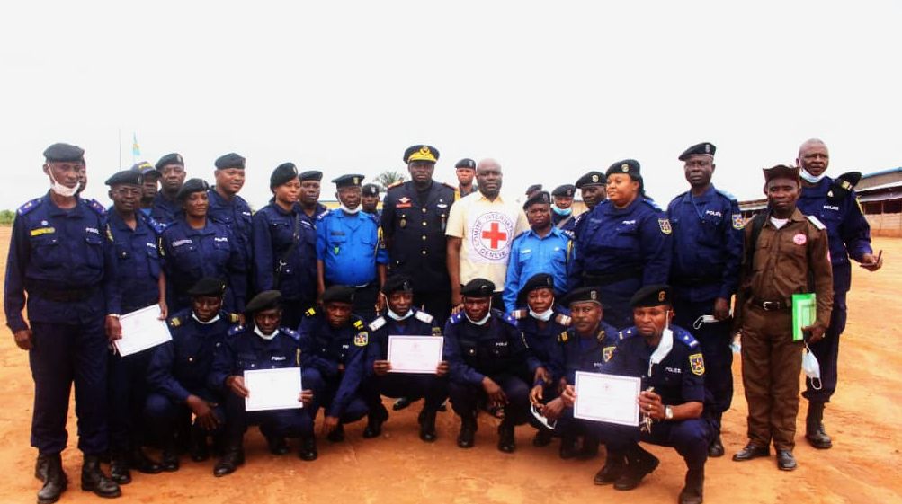 Kasaï oriental : Célestin Kanyama clôture la formation des formateurs sur les lignes directrices des premiers secours basiques à l’école de police de Cipuka