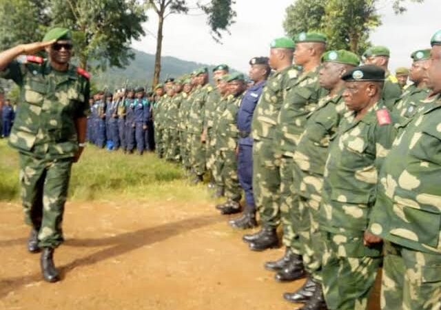 RDC: le général Célestin Mbala Munsense appelle  la police à mettre fin aux embouteillages à Kinshasa