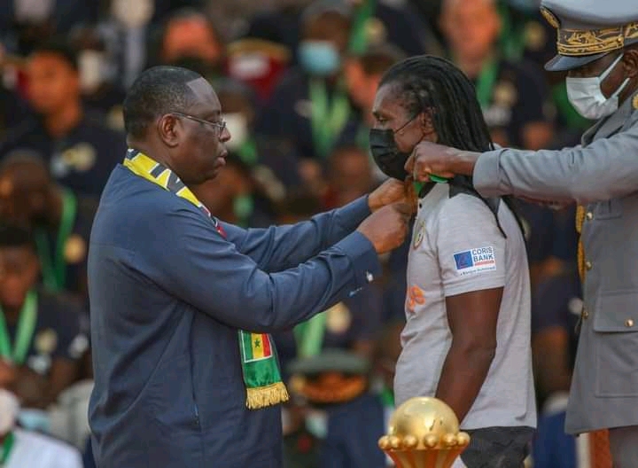 Can 2021: le Président Macky Sall décore les joueurs sénégalais au grade d’officier de l’ordre national du lion