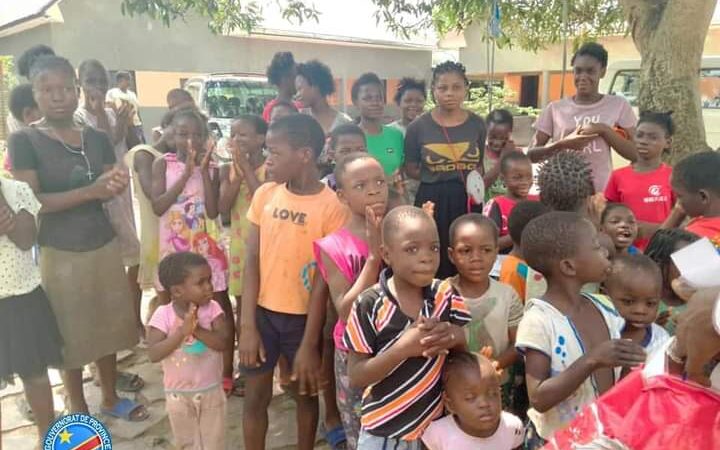Kasaï oriental : Jeannette Longa remet des vivres à quelques orphelinats et centres d’hébergement de Mbujimayi