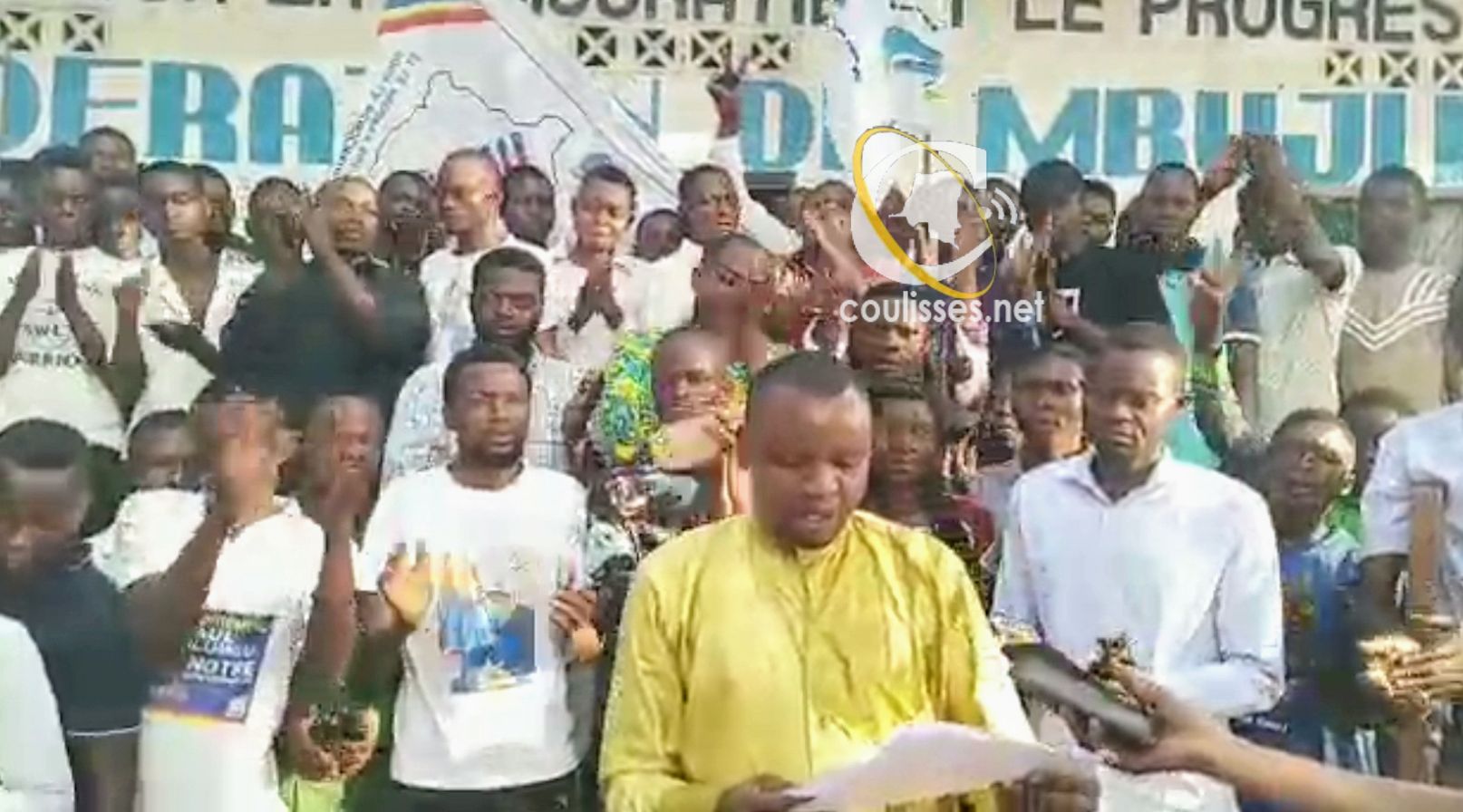 Kasaï oriental : la jeunesse de l’UDPS Mbujimayi apporte soutien au candidat gouverneur Mathias Kabeya Matshi Abidi
