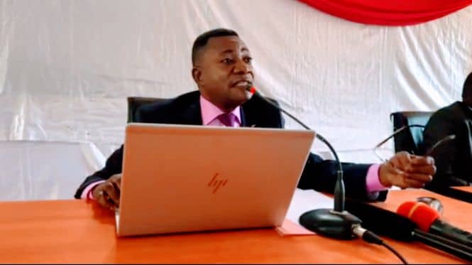 Kasaï oriental : face aux étudiants de l’UOM, Alphonse Ngoyi explique les missions et les prérogatives d’un député national