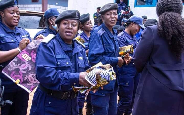 Lualaba : Fifi Masuka encourage les policières à faire plus dans leur service pour la nation