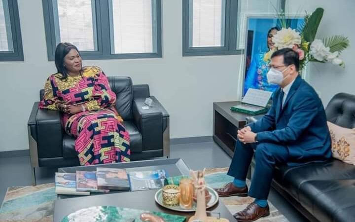 Lualaba : Fifi Masuka a reçu l’ambassadeur chinois en RDC