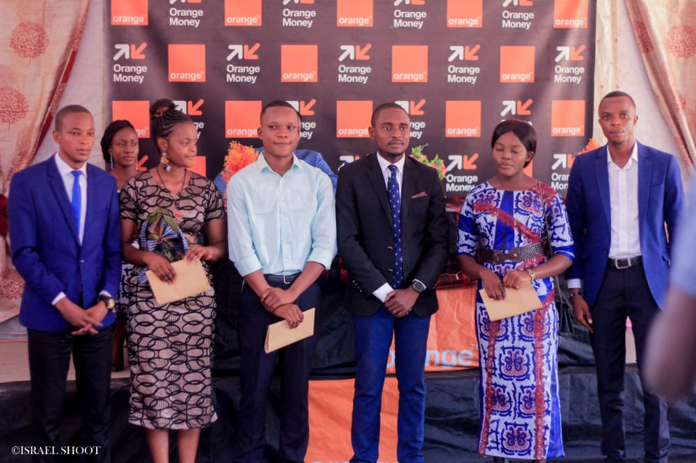 Kasaï oriental : la fondation Marcel Mulumba remet les prix d’encouragement à trois étudiants de l’Université de Mbujimayi