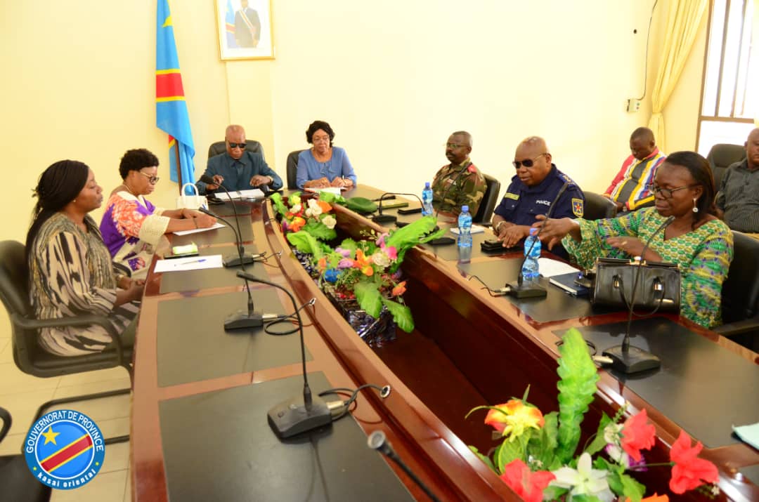 Kasaï oriental : Jeannette Longa et Tharcisse Kabatusuila  en réunion de sécurité bipartite