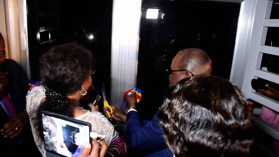 Kasaï oriental : le ministre Nicolas Kazadi inaugure la banque de la MUFFA