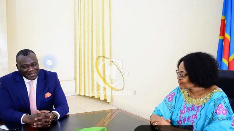 Kasaï oriental : le ministre Augustin Kibassa Maliba annonce à Jeannette Longa la célébration de la journée internationale des télécommunications