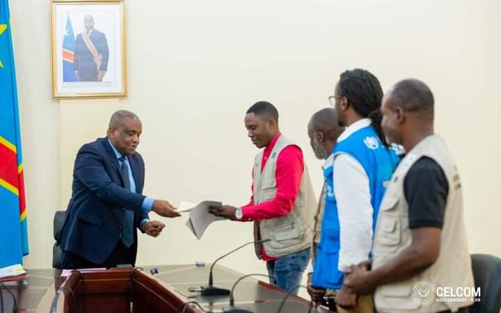 Kasaï oriental : Mathias Kabeya octroie une concession au HCR pour la construction des abris en faveur des retournés d&rsquo;Angola